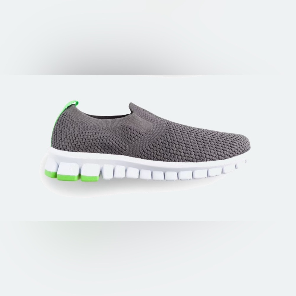DEER STAGS Eddy Jr. NOSOX Slip-on
Fashion Sneaker Youth Boys 4 Gray Green Shoes